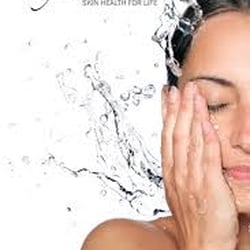 The Pretty Face Place - HydraFacial -  An award winning aesthetic treatment. Cleanse, exfoliate, extract, hydrate and improve skin in one session.