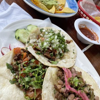 Araujos Restaurant - Awesome guacamole!! El taco mexicano and carnitas. - Mexican Near Me - Denver, Colorado
