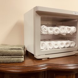 Willow Tree Massage - Hot towels to complement your service