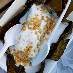 Bun Pho - Klebreis-Bananen-Kuchen mit Kokosmilch und Erdnüssen. Super lecker