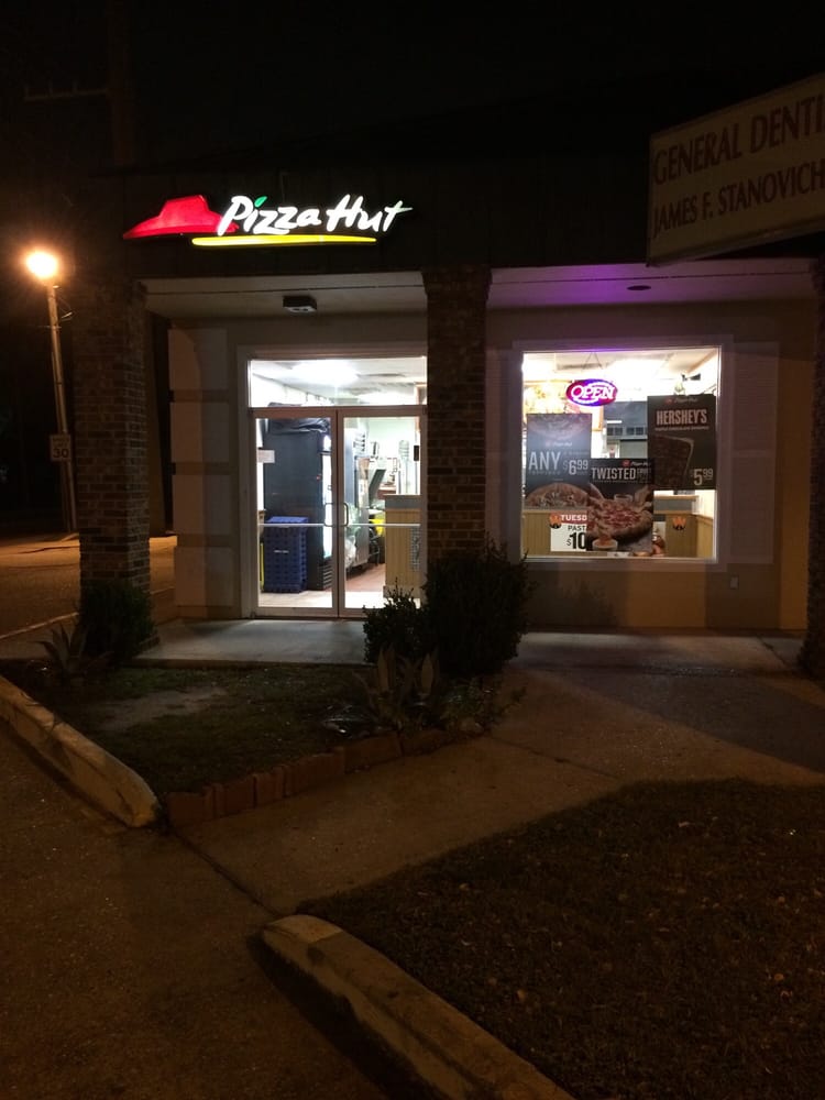 PIZZA HUT 1698F Pass Rd, Biloxi, Mississippi Pizza Restaurant