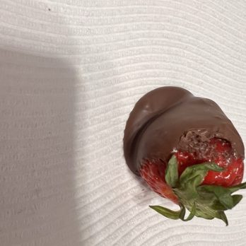 Café Zupas - chocolate Premium Chocolate-dipped Strawberry - Soup Near Me - Mesa, Arizona Café Zupas - chocolate Premium Chocolate-dipped Strawberry - Soup Near Me - Mesa, Arizona