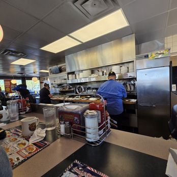 Waffle House - Cooking and plating - Breakfast & Brunch Near Me - Littleton, Colorado Waffle House - Cooking and plating - Breakfast & Brunch Near Me - Littleton, Colorado