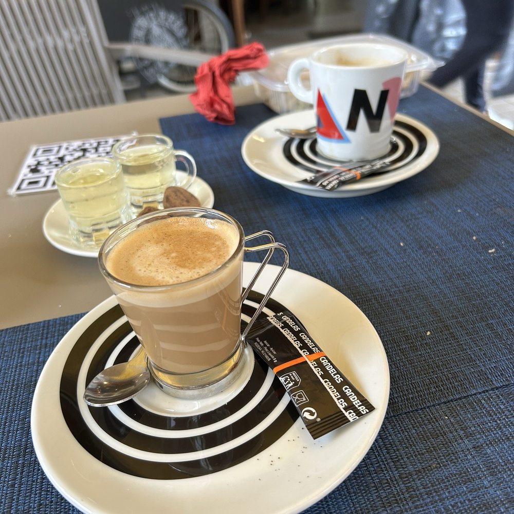 El Pederniz - dessert wine and truffle with coffee - Mediterranean Near Me - Valencia, V
