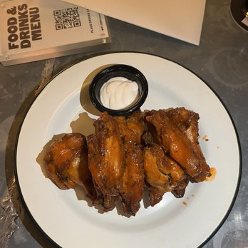 EBBS - Buffalo wings - Beer Bar Near Me - Brooklyn, New York