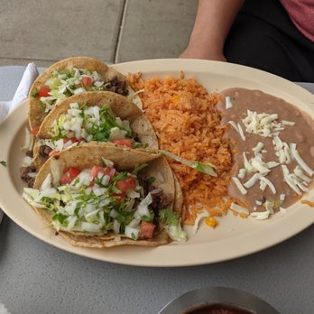 Tacos El Norte - Steak tacos with rice and beans - Mexican Near Me - McHenry, Illinois