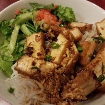 Ocean Pho - Vermicelli cold noodle with Tofu - Vietnamese Near Me - Honolulu, Hawaii