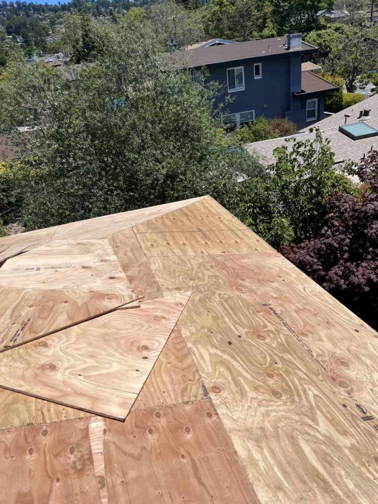 Slide of United Roofing