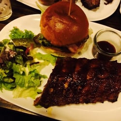 Blackbeards - Chipotle Burger und Spare Ribs