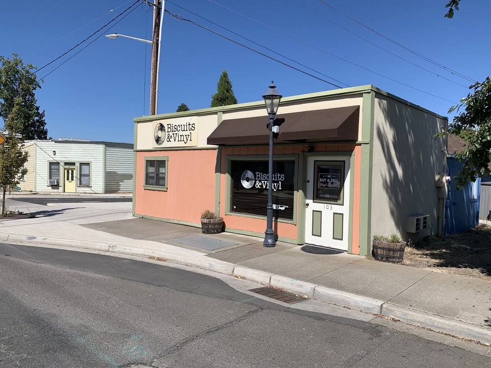 BISCUITS & VINYL Updated May 2024 14 Photos & 10 Reviews 316 E