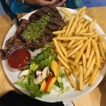 Mamacita's Restaurant and Bar - Rib-eye and hella fries - Seafood Near Me - Culebra, Puerto Rico