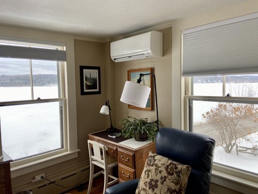 The Lake House at Ferry Point Inn by null