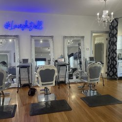 Lavish Salon