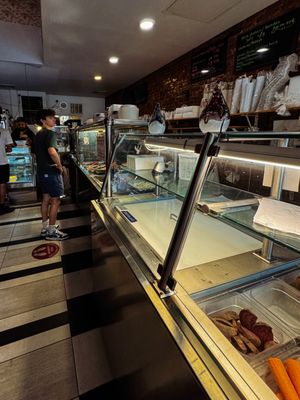 Rossy's Bakery & Coffee Shop by null