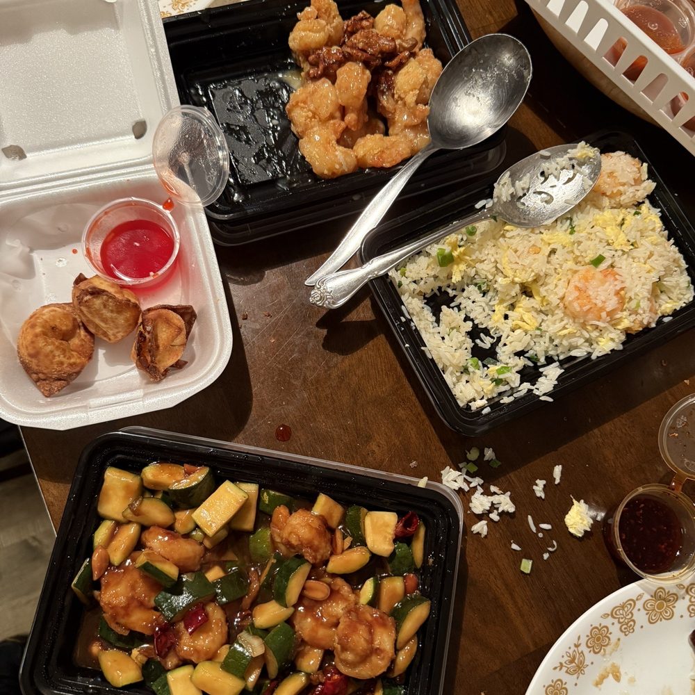 Honey walnut shrimp, Kung Pao shrimp, shrimp fried rice, and 6 Piece Cream Cheese Wontons. Not pictured, their milk tea. Honey walnut shrimp, Kung Pao shrimp, shrimp fried rice, and 6 Piece Cream Cheese Wontons. Not pictured, their milk tea.
