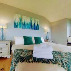 Dreamcatcher Cabin Cleaning & Lawn Care