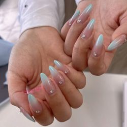 MJ Nail Island