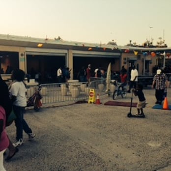 DredSurfer Grill - American Near Me - Far Rockaway, New York