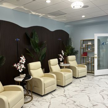 IV Ocean Therapy - Choose from any of our comfortable lounge massage chairs - IV Hydration Near Me - Honolulu, Hawaii IV Ocean Therapy - Choose from any of our comfortable lounge massage chairs - IV Hydration Near Me - Honolulu, Hawaii