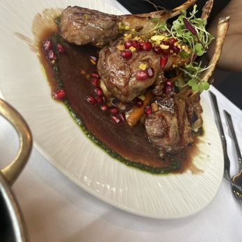 Chart House Prime - Lamb Chops with a purée and multicolored carrots...absolutely delicious - Seafood Near Me - Annapolis, Maryland