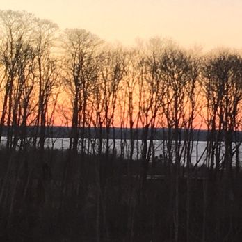 Bay View Apartments - Great sunsets - Apartments Near Me - Portsmouth, Rhode Island Bay View Apartments - Great sunsets - Apartments Near Me - Portsmouth, Rhode Island