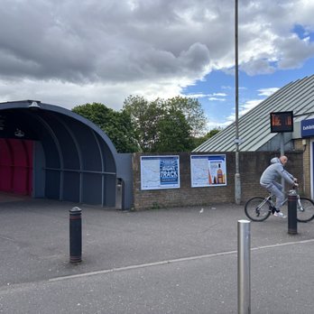 Scottish Event Campus - The tunnel (left) connects the Scottish Event Campus to the local train station (right) - Venues & Event Spaces Near Me - Glasgow, SCB