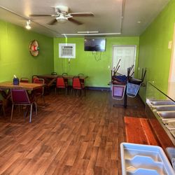 Raliberto's Taco Shop - The larger room for big groups