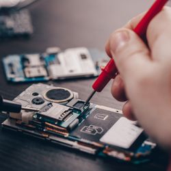 Fast Fix Cell Phone & Computer Repair