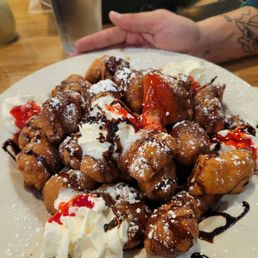 Ended the meal with a wonderful shareable dessert! Ended the meal with a wonderful shareable dessert!