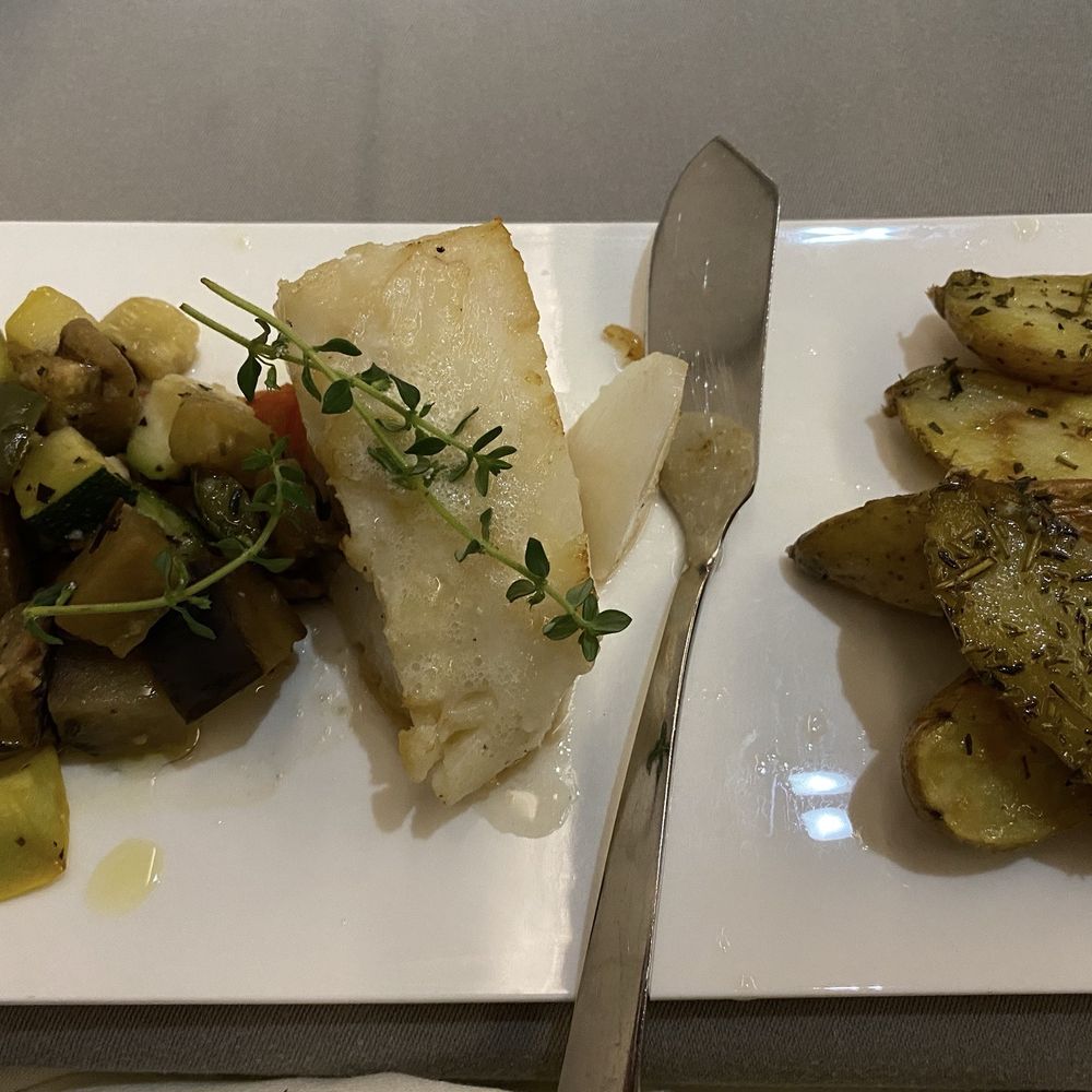 Turkish Airlines - Salmon dish.  Dinner. - Airlines Near Me - Istanbul, 34