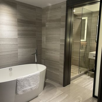 Paradox - Hotels Near Me - Vancouver, British Columbia
