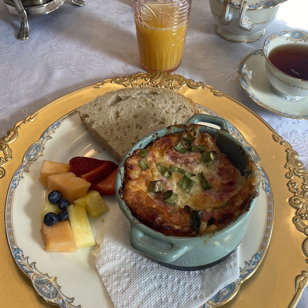 1899 Inn - Amazing meal - Bed & Breakfast Near Me - Deadwood, South Dakota