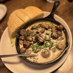 Bisbee's Table - Drunken mushrooms