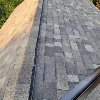 Rivera Roofing and Remodeling - Instalación of ridge ventilation with valley metal and chin gel finish - Roofing Near Me - Everett, Washington Rivera Roofing and Remodeling - Instalación of ridge ventilation with valley metal and chin gel finish - Roofing Near Me - Everett, Washington