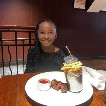 Michael Jordan's Steak House - Chicago - Steak Frites - Steakhouses Near Me - Chicago, Illinois Michael Jordan's Steak House - Chicago - Steak Frites - Steakhouses Near Me - Chicago, Illinois
