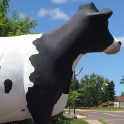 Northwoods General Store - Huge cow in front is a great spot for pics!