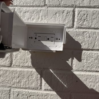 Beltran Electric - Outdoor Porch Outlet - Electricians Near Me - Boulder, Colorado