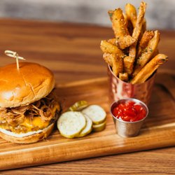 Revelry Room Bar & Kitchen - Best Burgers and Sliders in Des Moines