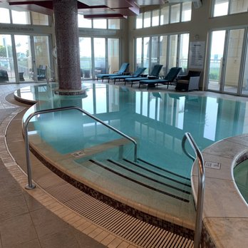 Oceanaire Resort - Aqua 21 - Hotels Near Me - Virginia Beach, Virginia