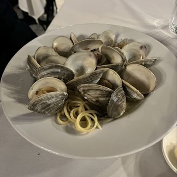 Roma Kitchen - Linguini with clams - Desserts Near Me - Las Vegas, Nevada Roma Kitchen - Linguini with clams - Desserts Near Me - Las Vegas, Nevada