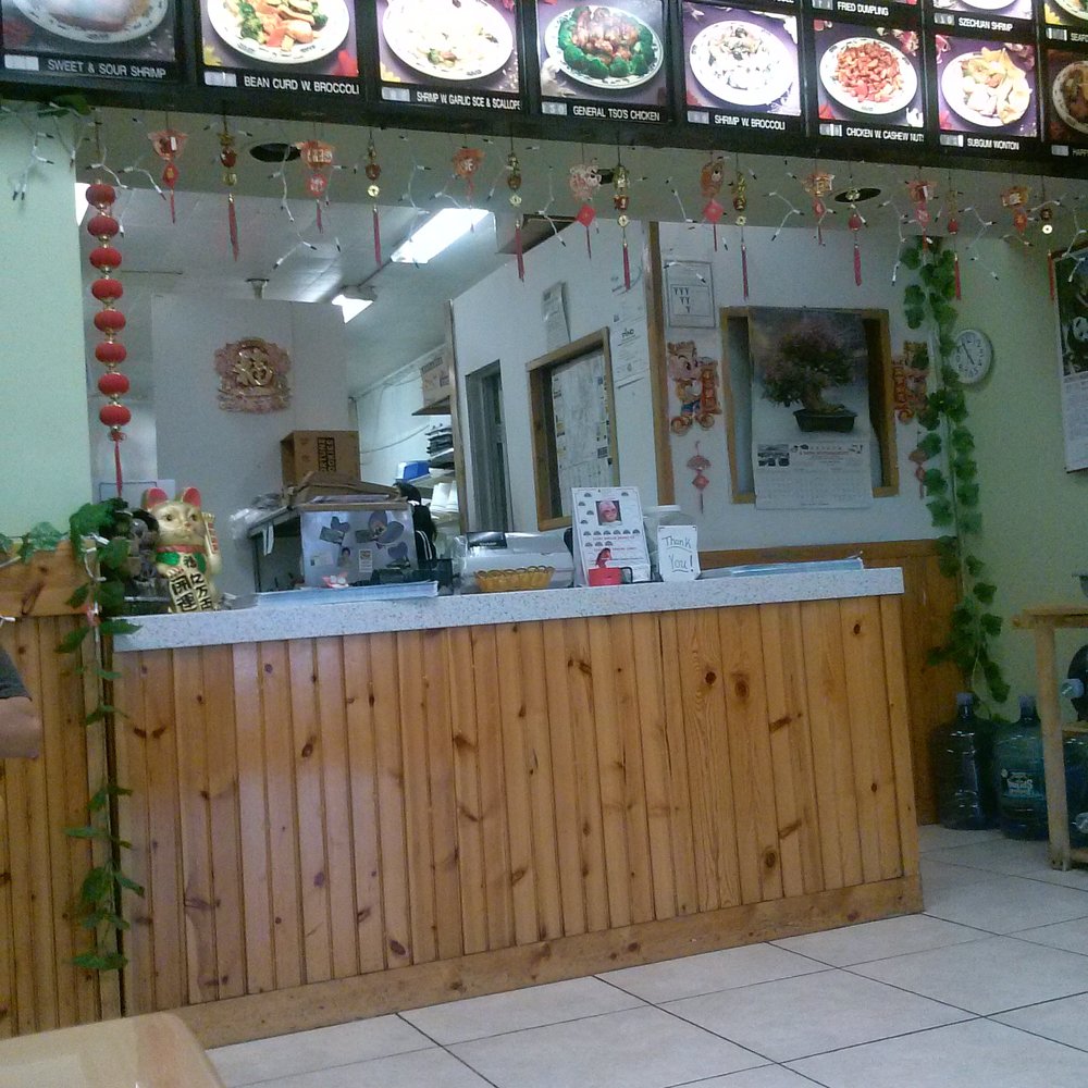 Main Moon Chinese Restaurant - Chinese Near Me - Simsbury, Connecticut