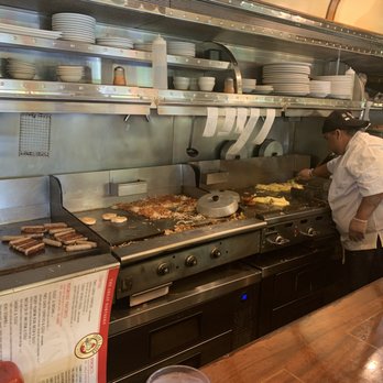 Frank's Diner - Moki cooking up his Masterpiece!!! - Breakfast & Brunch Near Me - Spokane, Washington