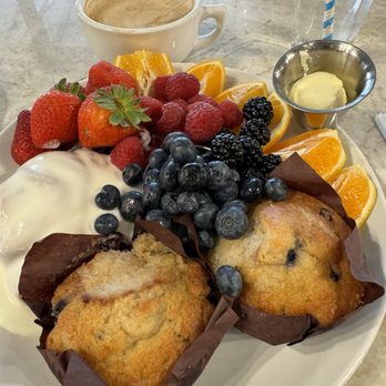 Morning Squeeze - Fruit and pastry platter - Breakfast & Brunch Near Me - Tempe, Arizona