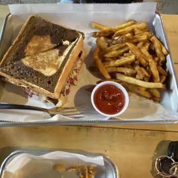Krootz Brewing Company - Rueben sandwich with house made fries - Brewpubs Near Me - Gainesville, Texas
