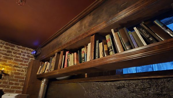 Bathtub Gin & Co. by null