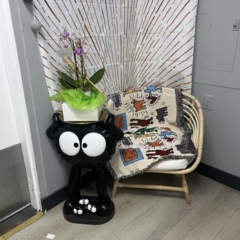 8 Hours Ramen - Resting chair - Ramen Near Me - Elk Grove, California 8 Hours Ramen - Resting chair - Ramen Near Me - Elk Grove, California