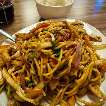 Meimei's Dim Sum House - Lo Mein - Vegetable & Chicken - Chinese Near Me - Grovetown, Georgia Meimei's Dim Sum House - Lo Mein - Vegetable & Chicken - Chinese Near Me - Grovetown, Georgia