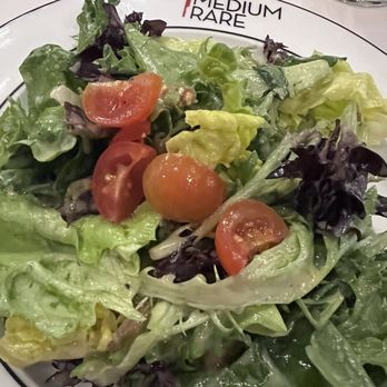 Medium Rare - Salade verte - Steakhouses Near Me - Houston, Texas Medium Rare - Salade verte - Steakhouses Near Me - Houston, Texas