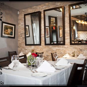 Giovanni's - a table set for two - Italian Near Me - Ottawa, Ontario