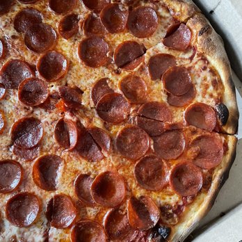 Vinni's Pizzarama - Large pepperoni pie - Pizza Near Me - Wayne, New Jersey